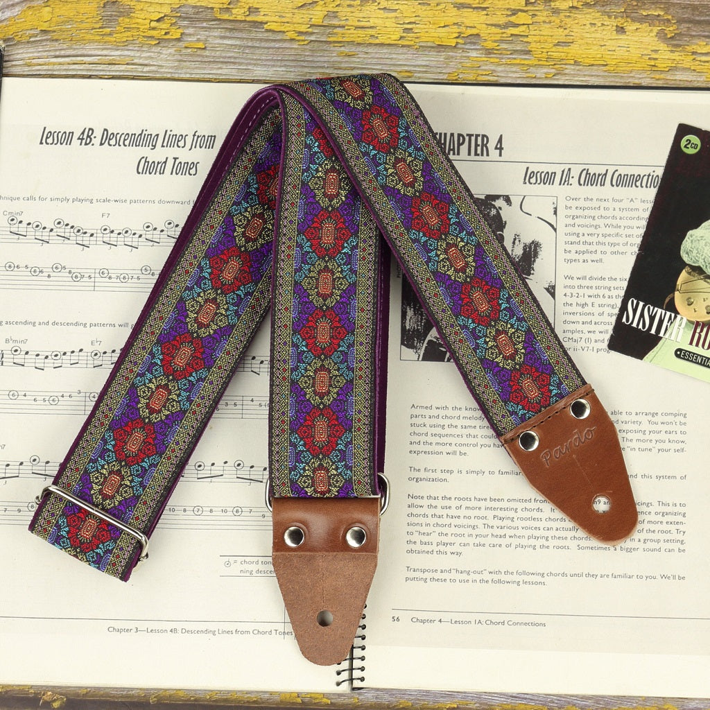 Retro guitar strap lila