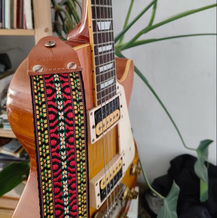 the customer review the Jimmy Page guitar strap - Paired with a gibson Les Paul
