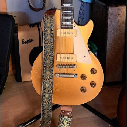 guitar strap model blue Royal with backing suede - the customer writes a reviw - strap paired with a Gibson Les Paul goldtop with P90's pickups
