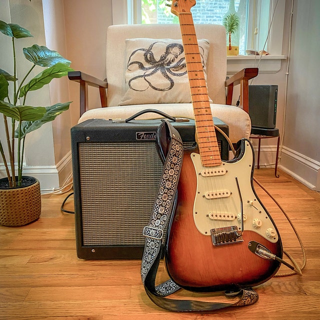 guitar straps with psychedelic patterns for bass players and guitarists