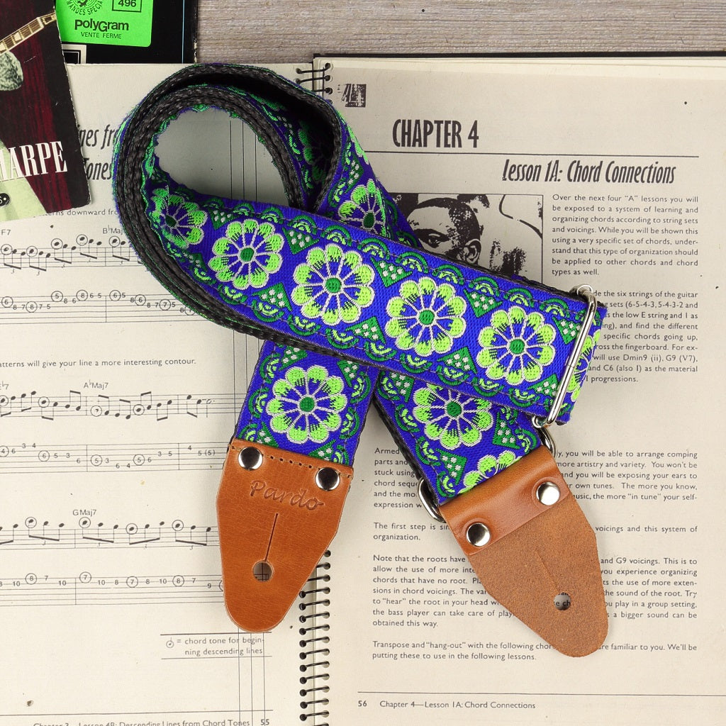 Floral vibes guitar strap in full bloom