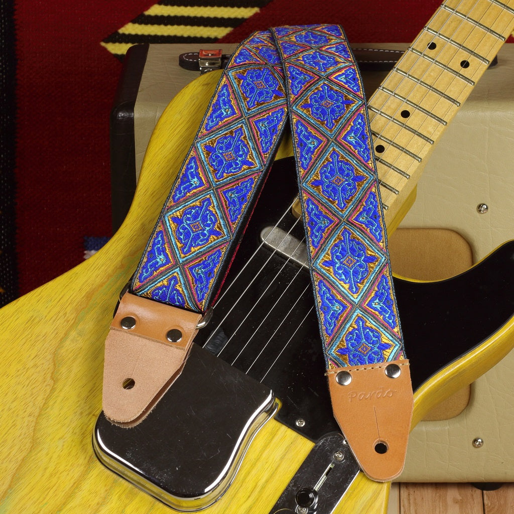Retro Pardo guitar straps model Nereid with a Fender Telecaster