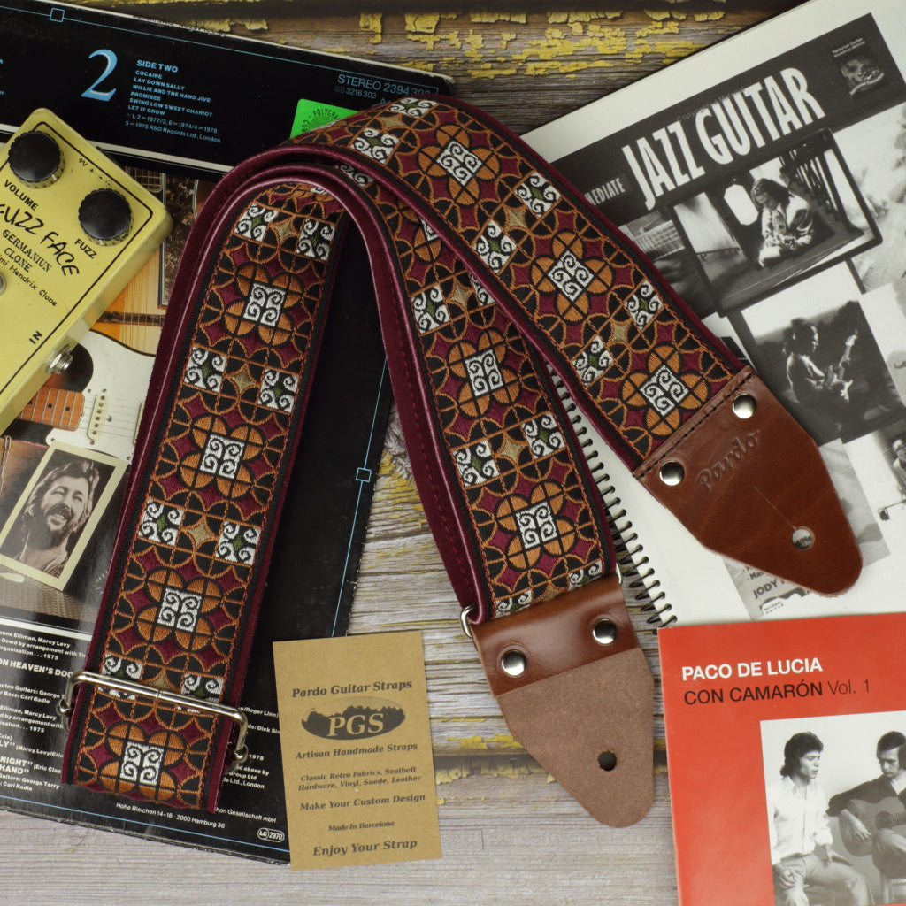 Wide hippie guitar strap native pattern Pardo Straps model Moixeró