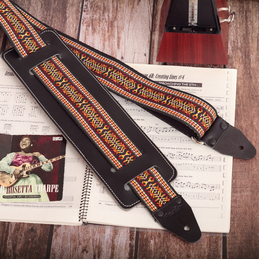 Guitar strap altogether with a removable shoulder part for more comfort and better grip