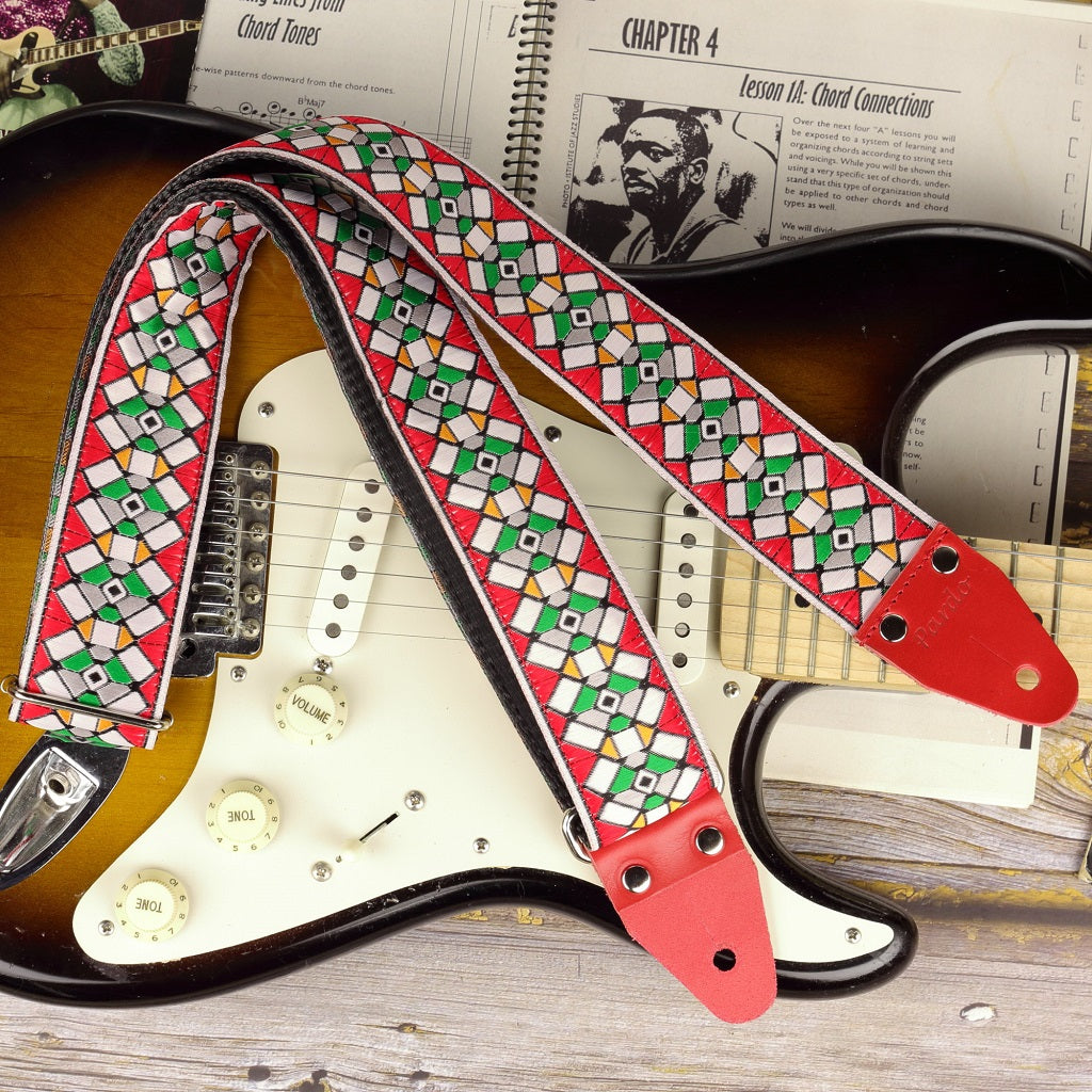 guitar strap Red Stockholm paired with a sunburst Fender Stratocaster - Pardo Guitar Straps