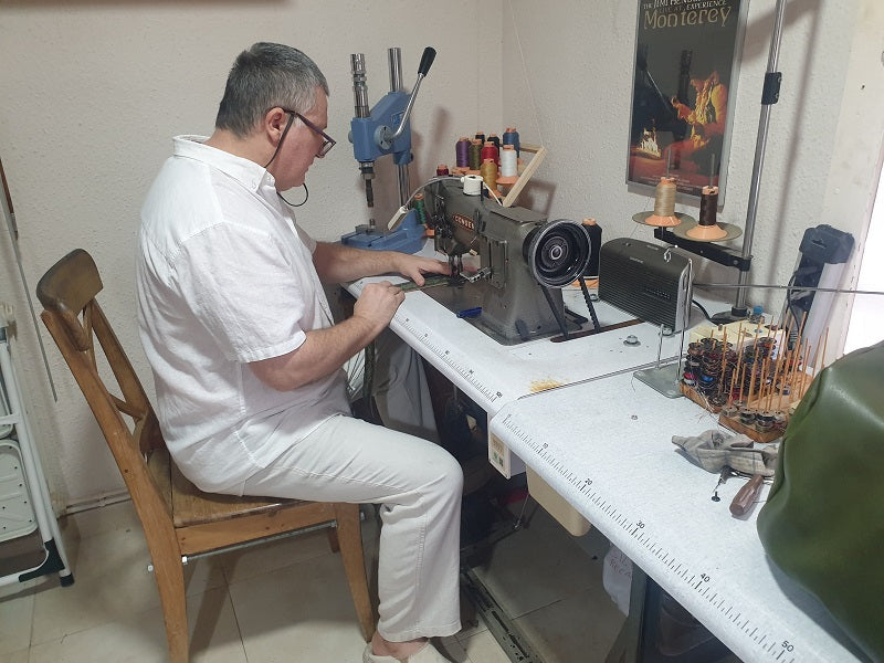 Handcrafted guitar straps made one by one to order with artisan process
