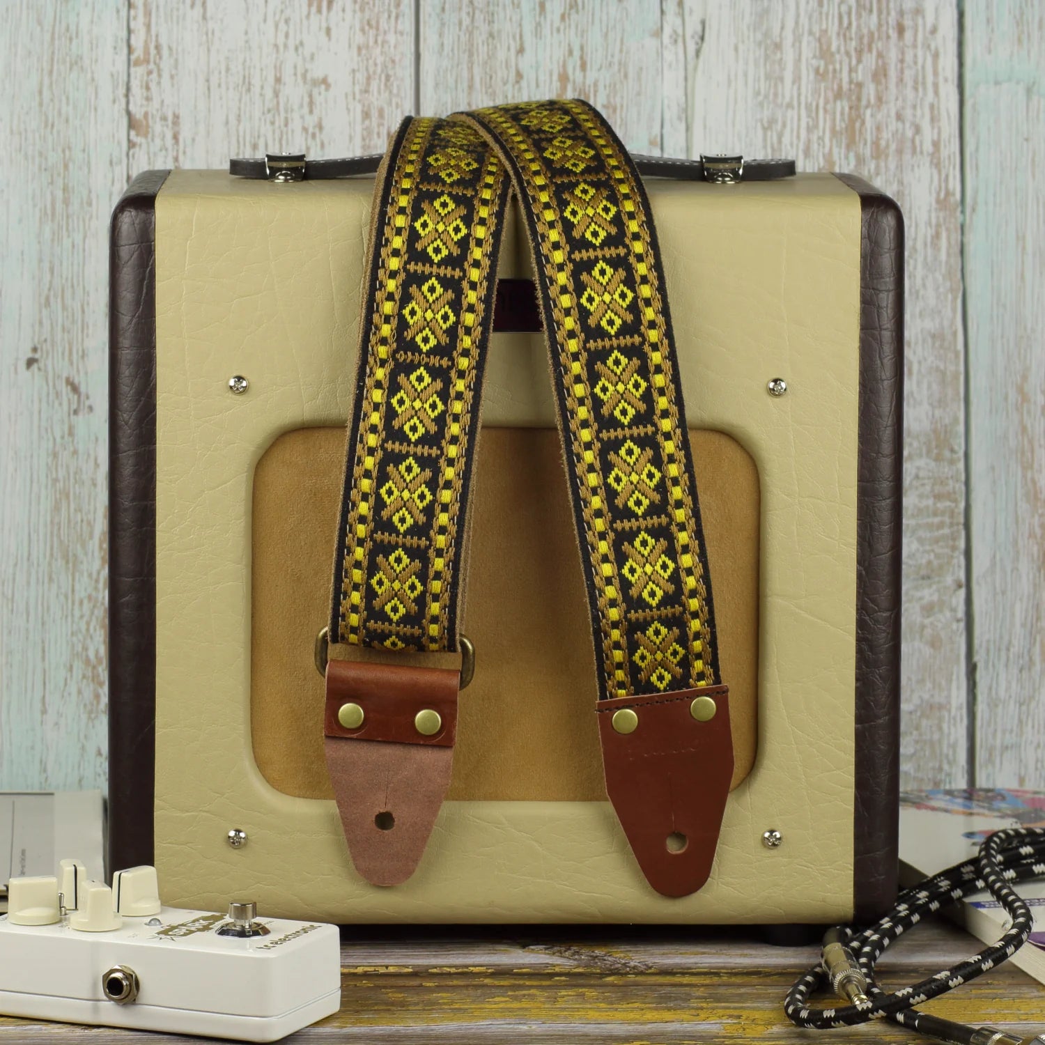 Sandstone tribal jacquard long guitar strap with Fender Champion 600 amplifier