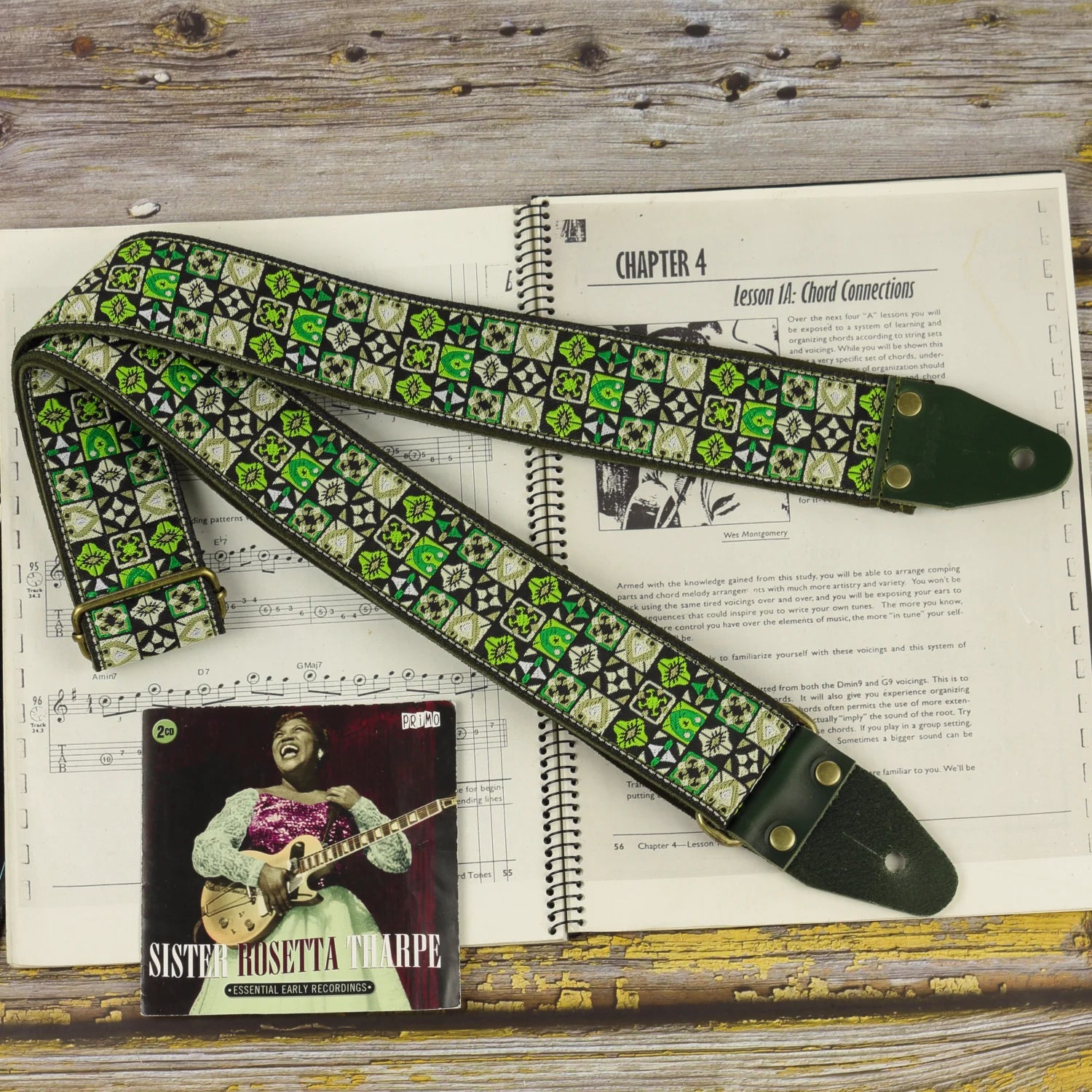 Woodstock-inspired jacquard guitar strap XL in Woodland Green with vintage geometric pattern